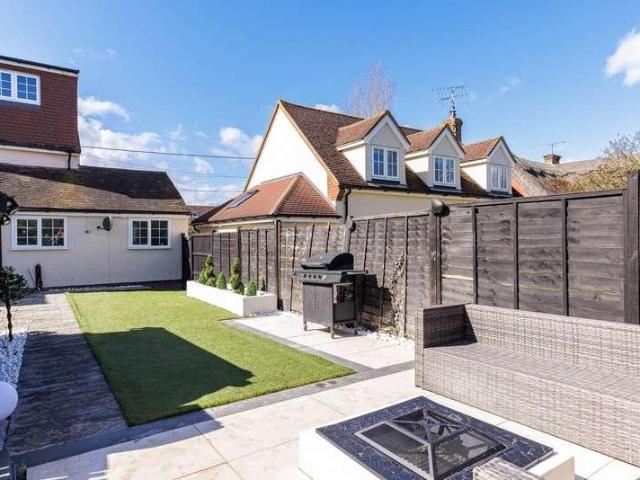 House for sale in Felsted, Duton Hill