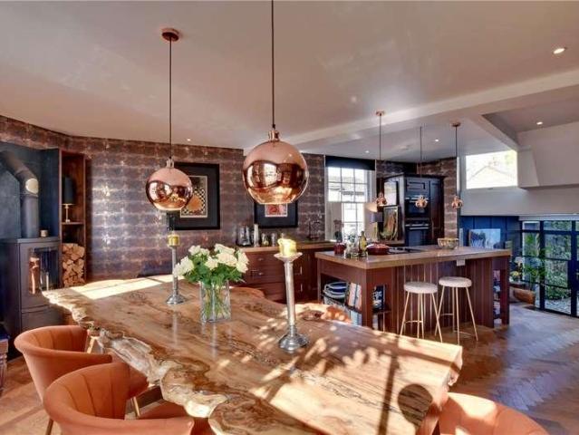 House for sale in East Greenwich, Greater London