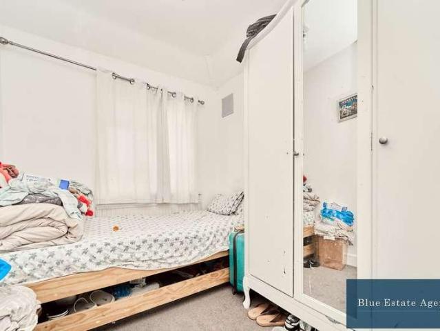 House for sale in London Borough of Hounslow, Greater London