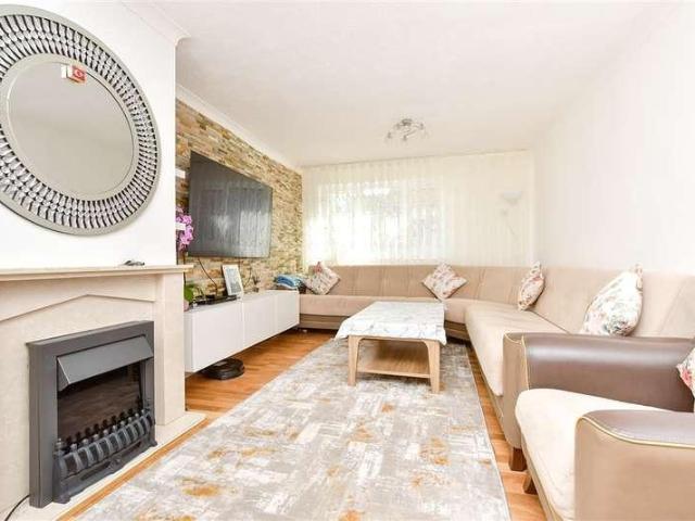 House for sale in London Borough of Croydon, Shirley