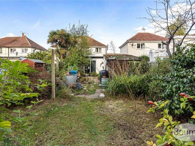 House for sale in The Hermitage, Woking