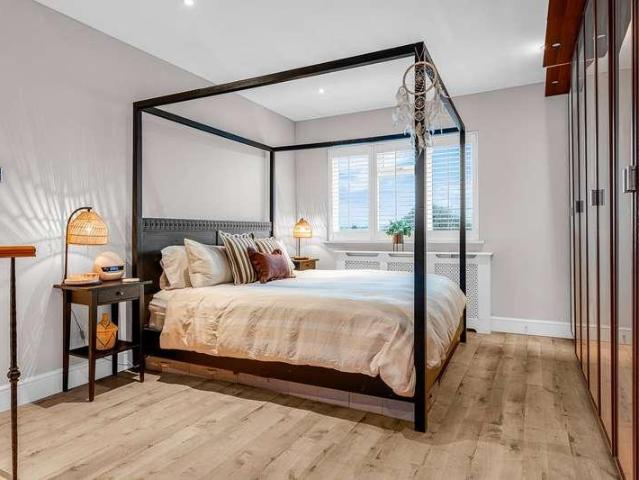 House for sale in Kings Hill, Colliers End