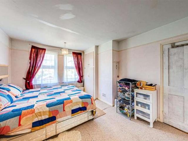House for sale in Badgers Dene, Grays