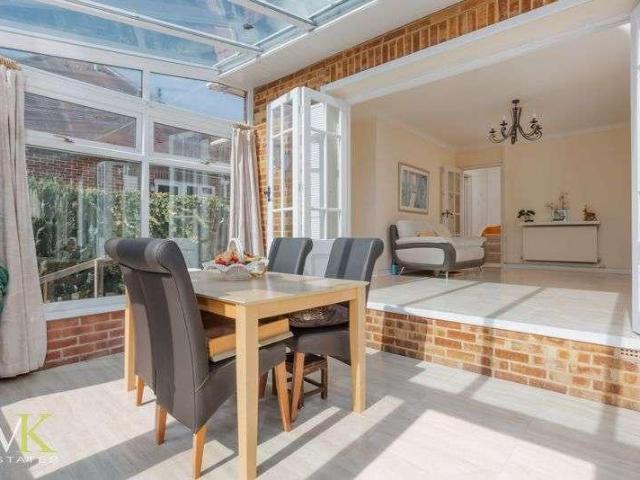 House for sale in Holdenhurst, Bournemouth