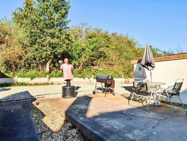 House for sale in Kingswood