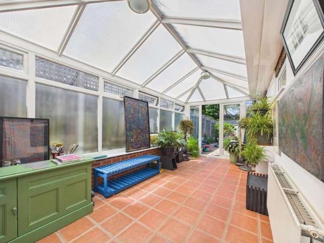 House for sale in Upton, Acol