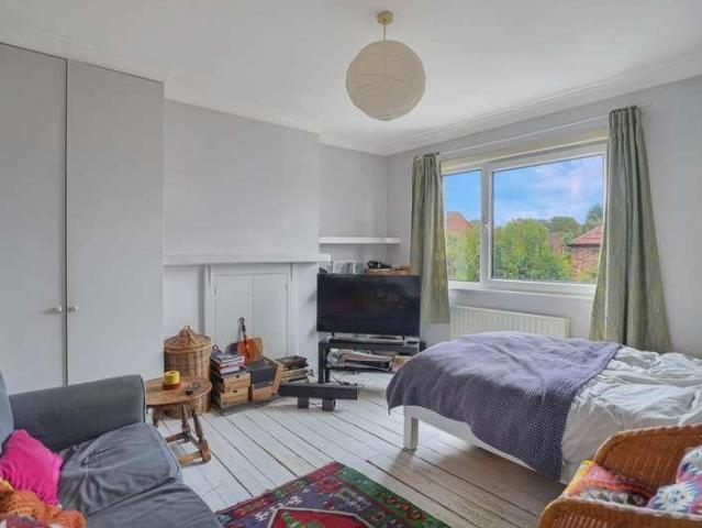 House for sale in Streatham Hill, Greater London
