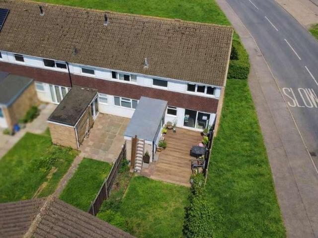 House for sale in Grovehill, Pouchen End