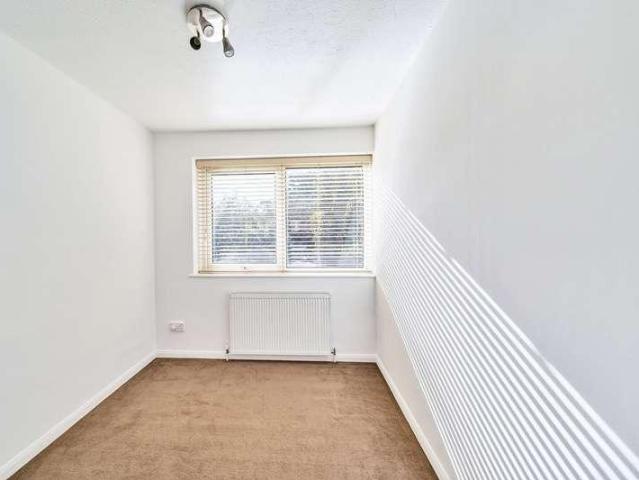 House for sale in Little Stanmore, Greater London