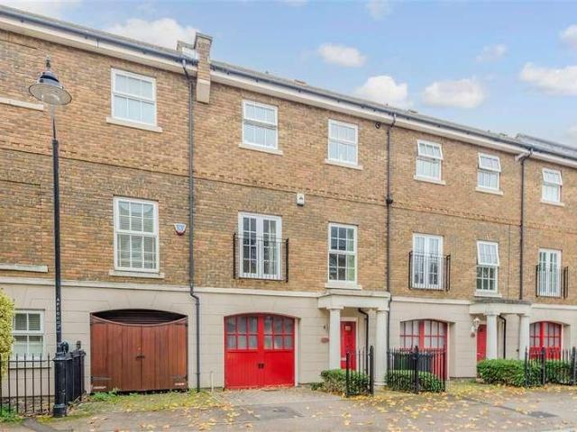 House for sale in Greenhithe, Dartford