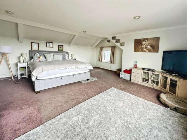 House for sale in Winnersh