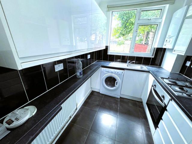 House for rent in Loxford, Seven Kings