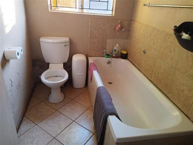 House for rent in Akasia