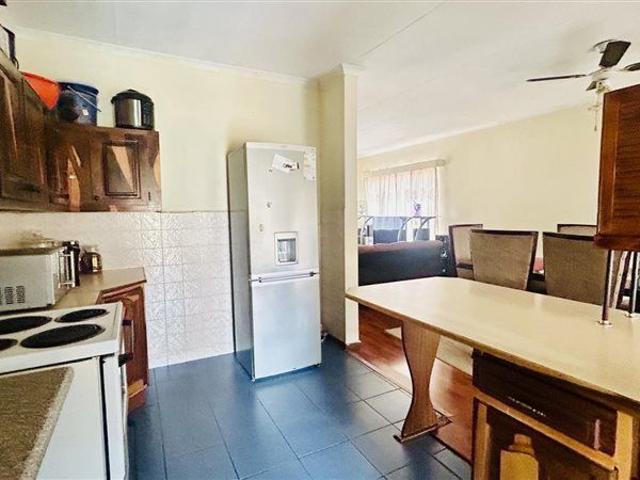 House for rent in Akasia