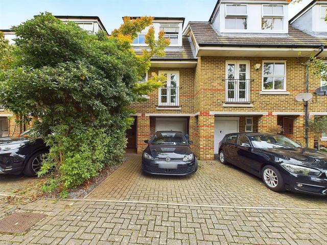 House for rent in Hampton Hill, Greater London