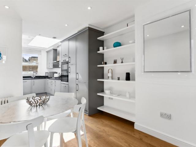 House for rent in Royal Borough of Kensington and Chelsea, Greater London