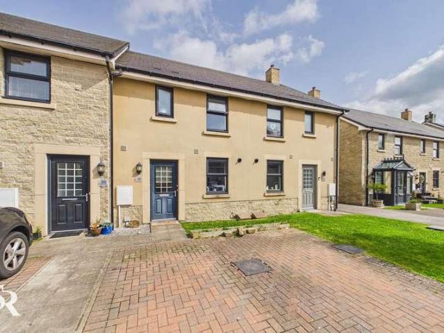 House for rent in Charlesworth, East Midlands