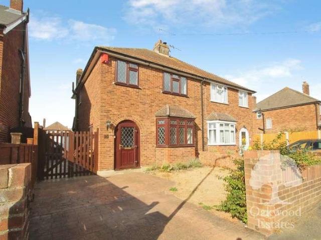 House for rent in New Town, Eton