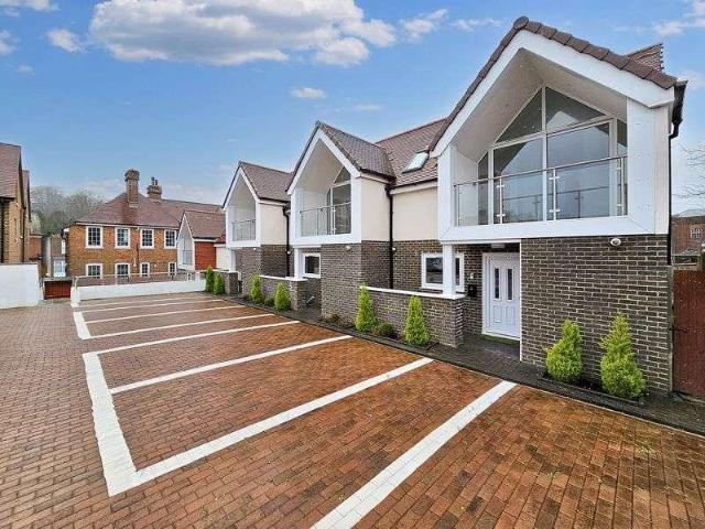 House for rent in Fole, Surrey
