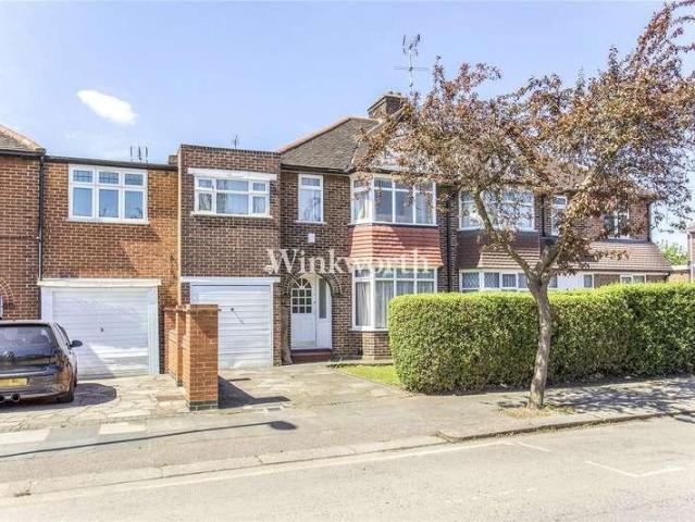 House for rent in Golders Green, Greater London