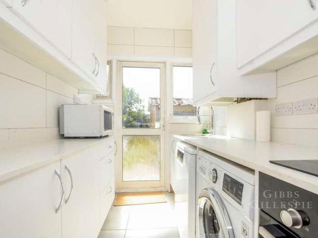 House for rent in Lane, Greater London