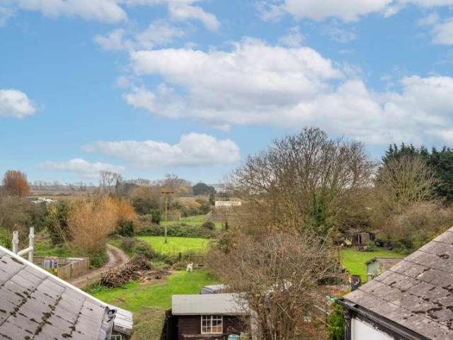 House for rent in Fishersgate, West Sussex