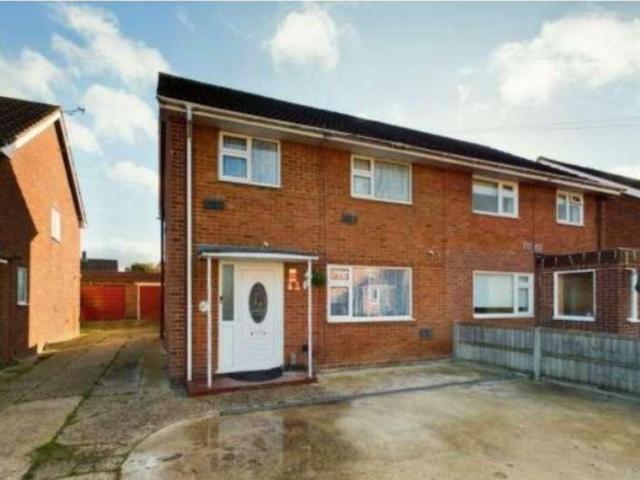 House for rent in Lower Halliford, Surrey
