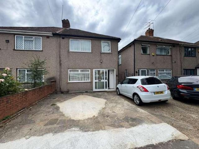 Apartment for rent in Yeading, Greater London
