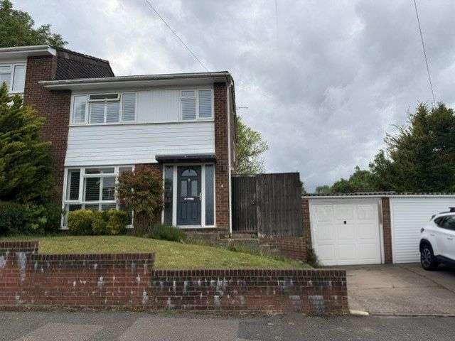 House for rent in London Borough of Croydon, Greater London