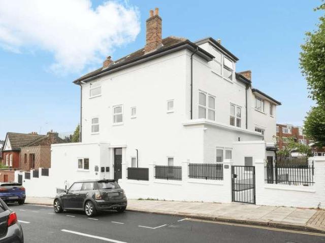 House for rent in Stroud Green, Greater London