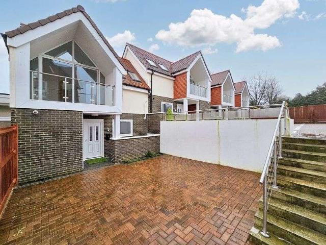 House for rent in Fole, Surrey