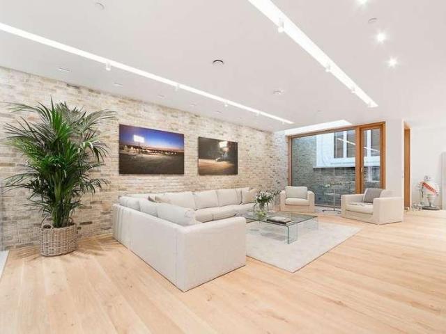 House for rent in Covent Garden, Victoria