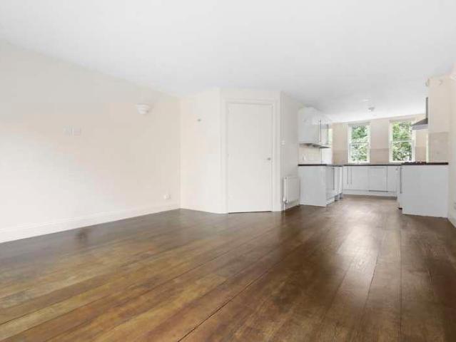 House for rent in Chalk Farm, Greater London