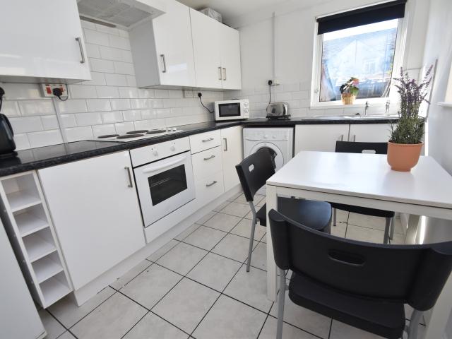 House for rent in Plasnewydd, Falcon Lodge