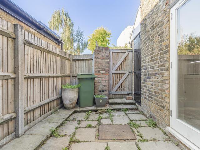 House for rent in Mortlake, Greater London