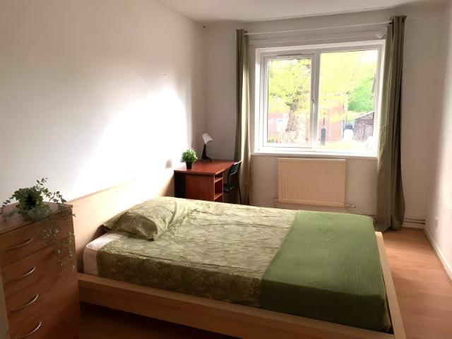 House for rent in Burdett Estate, Limehouse