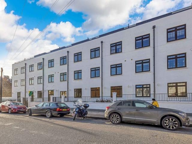 Apartment for rent in Cricklewood, Greater London
