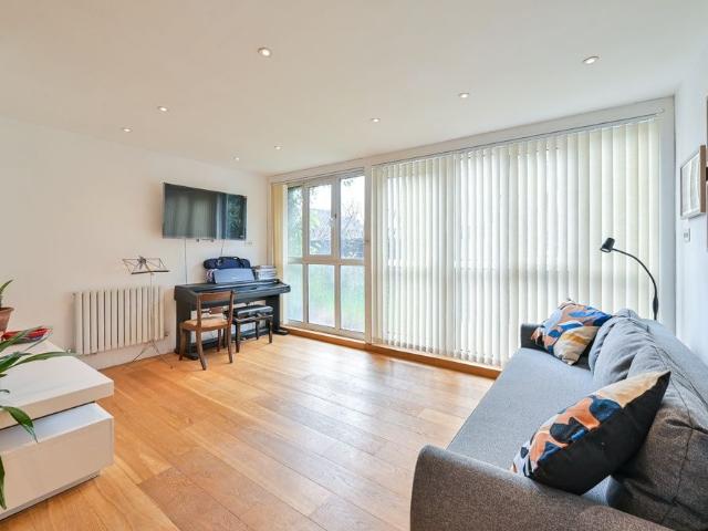 Apartment for rent in Kennington, Greater London