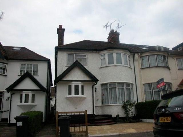 Room for rent in The Hale, Greater London