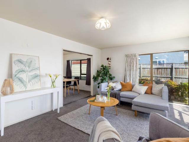 Townhouse for rent in Heathcote, Canterbury