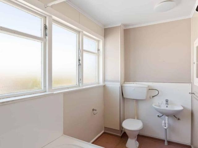 House for rent in Chaslands, Canterbury