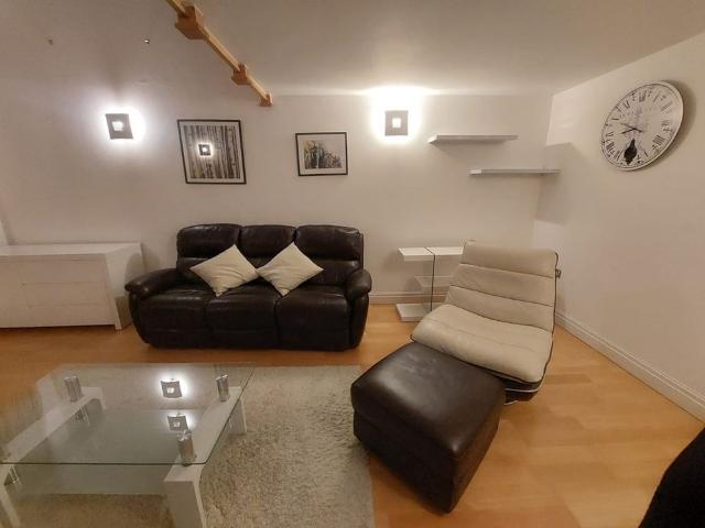 Apartment for rent in Poplar Grove, Greater London