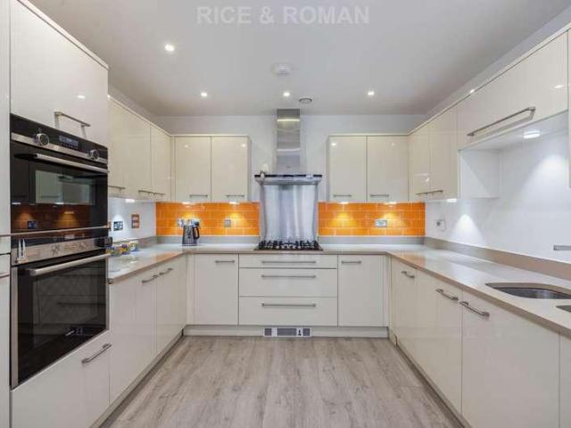 Property for sale in Emmbrook, Wokingham