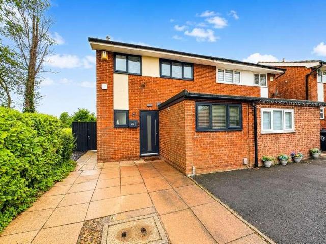 Property for sale in Daisy Hill, Lee Bank