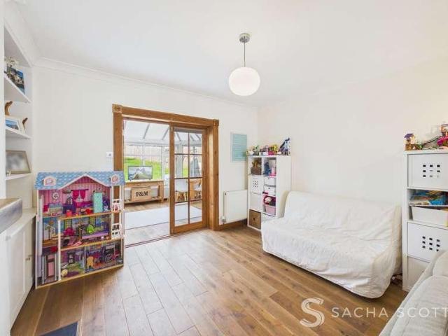 Property for sale in Nork, Red Hill