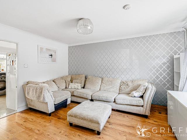 Property for sale in Badgers Dene, Grays