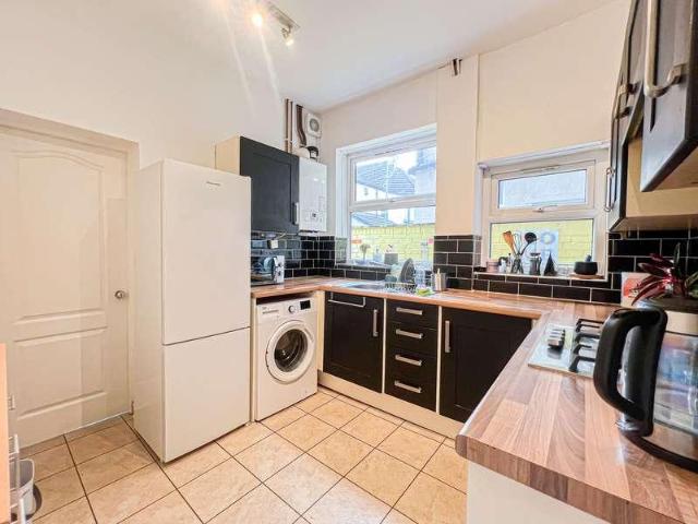 Property for sale in Kensington, Calderstones