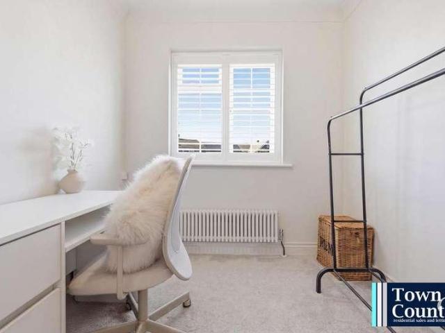 Property for sale in Hare Green, Dale Hill