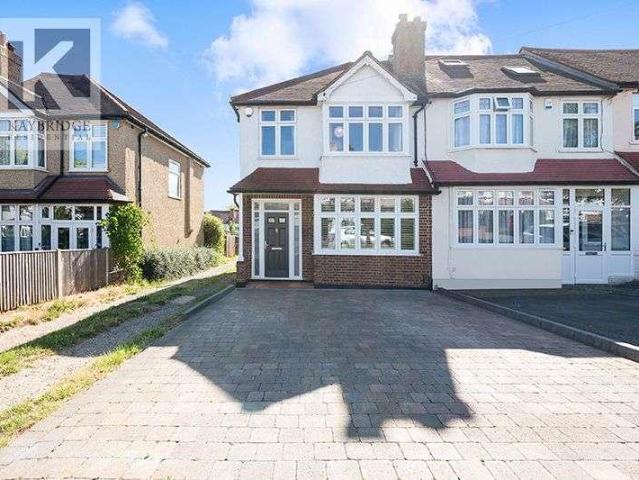 Property for sale in Worcester Park, Greater London