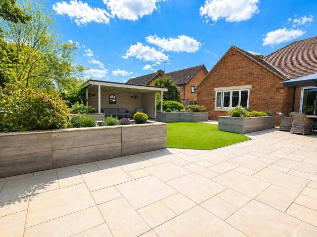 Property for sale in Headlands, Northampton